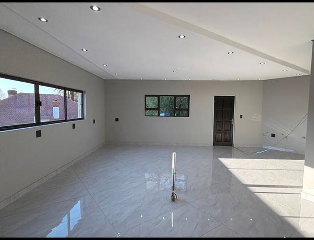 4 BEDROOM HOUSE FOR SALE IN FOREST TOWN